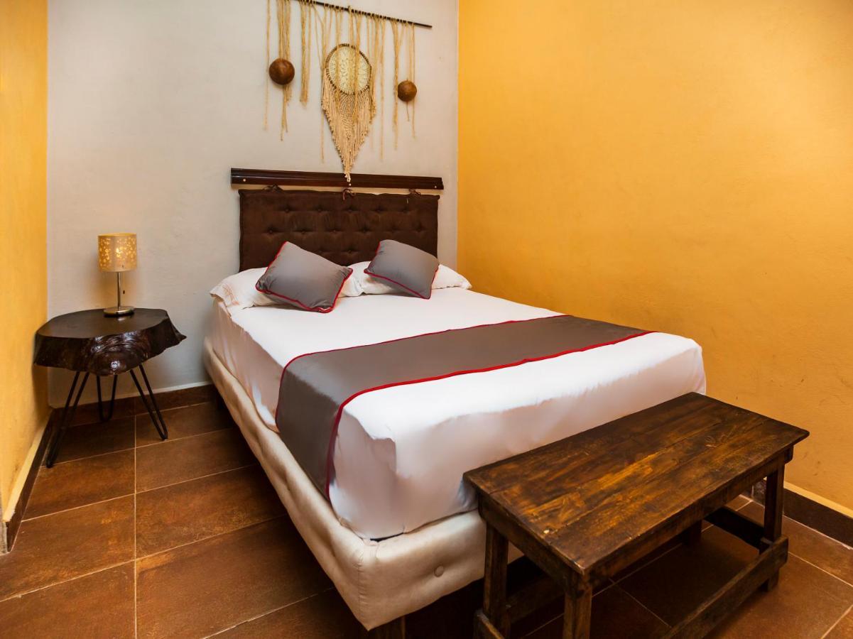 Casa Aluxes Hotel 巴利亚多利德 外观 照片