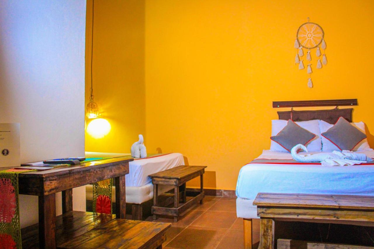 Casa Aluxes Hotel 巴利亚多利德 外观 照片