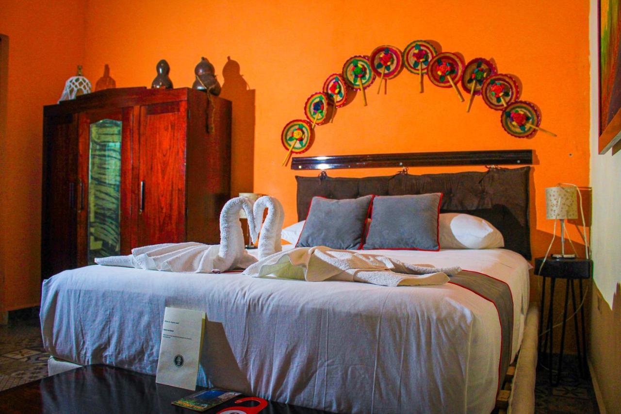 Casa Aluxes Hotel 巴利亚多利德 外观 照片