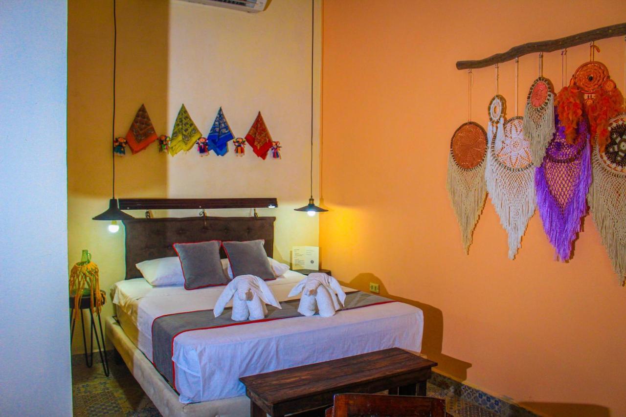 Casa Aluxes Hotel 巴利亚多利德 外观 照片